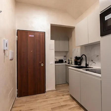 Apartment Modern Two Bedroom Design Near Circo Massimo