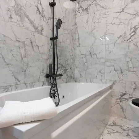 Apartment Modern Two Bedroom Design Near Circo Massimo Rom
